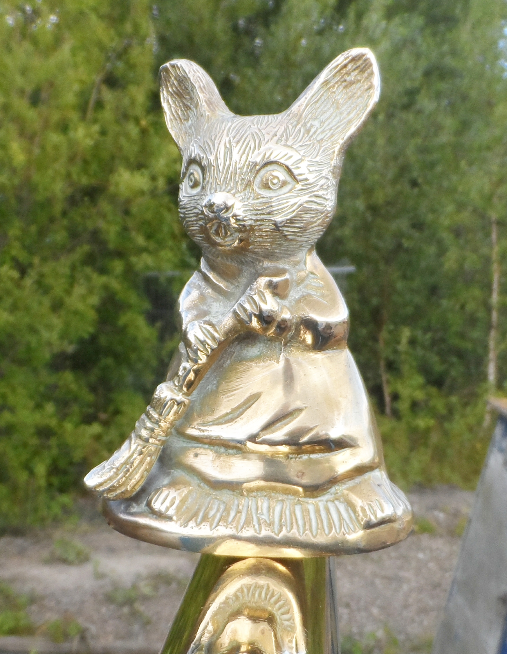 Mrs Mouse Tiller Pin (image for) Mrs Mouse Tiller Pin